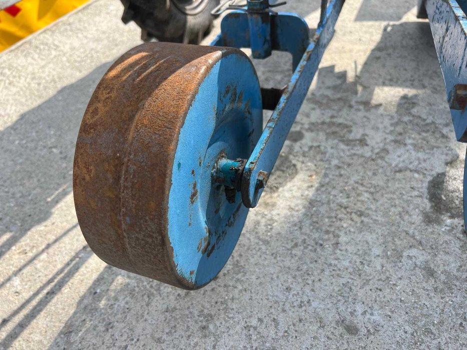 Сеялка за дребни семена (лук, моркови) – 0,8–2 м