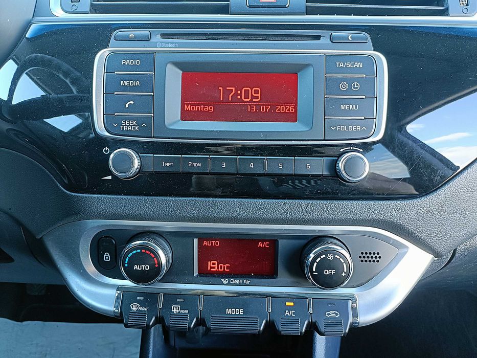 Kia Rio-Dream Team Edition 1.2 16v cvvt-84cp-2015-Euro 6