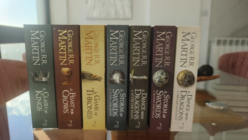 Cărti: A Song of Ice and Fire - 7 Volumes - English