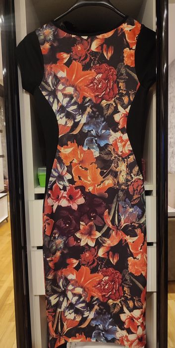 Продам платья 42 размер