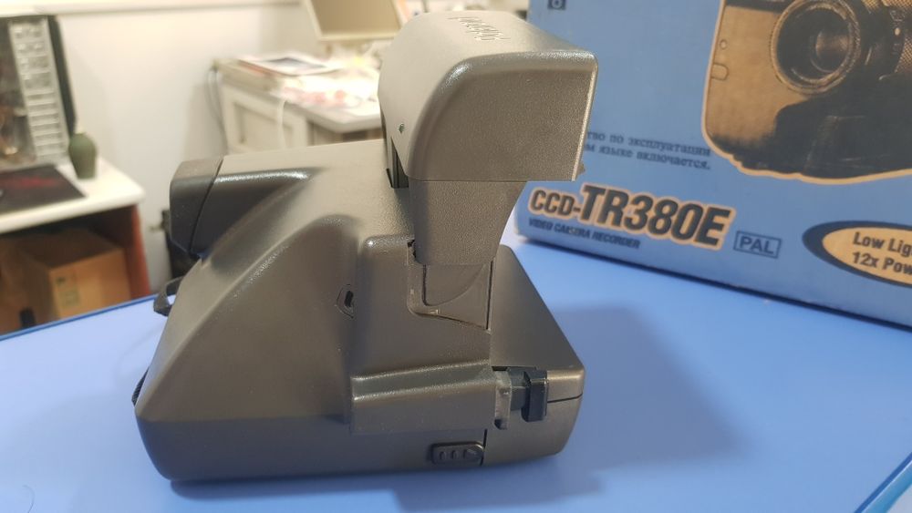 Fotoaparat retro. Palaroit yangi