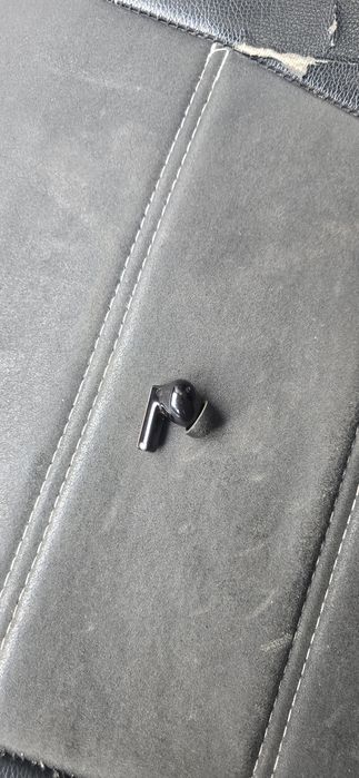 Casti Huawei freebuds pro 4 partea stângă