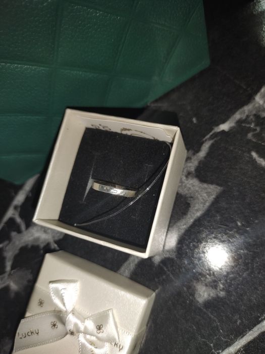 Серебро кольцо разные нежные silver. С пробой 925  подарок с упаковкой