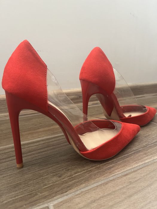 Високи обувки червени 39 номер Zara