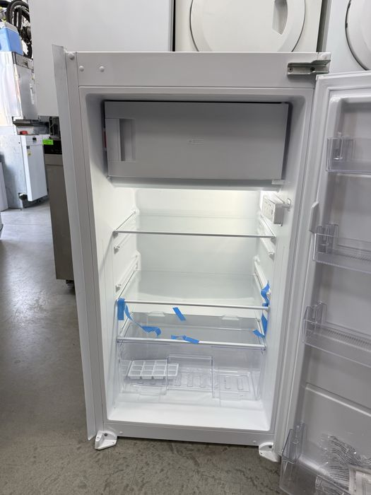 Нов!!! Хладилник със камера  за вграждане  Exquisit