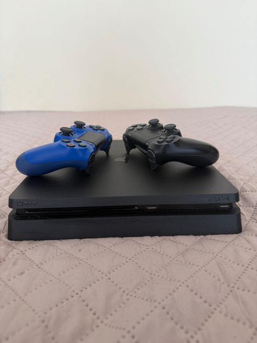 Ps4 с два джойстика и 25 игри