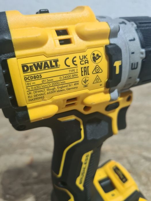 Filetanta cu percutie DeWalt DCD805