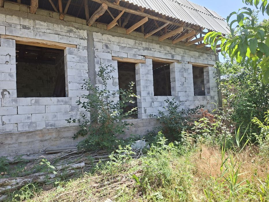 Хавли сотилади 6 сотиқ