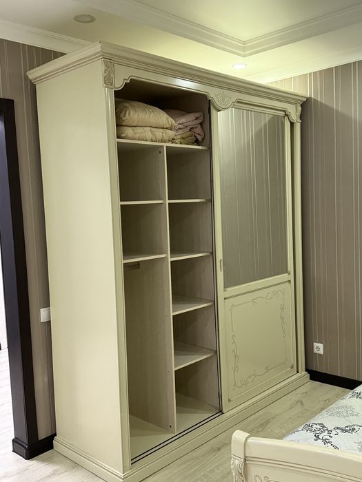 Продам спальный Гарнитур