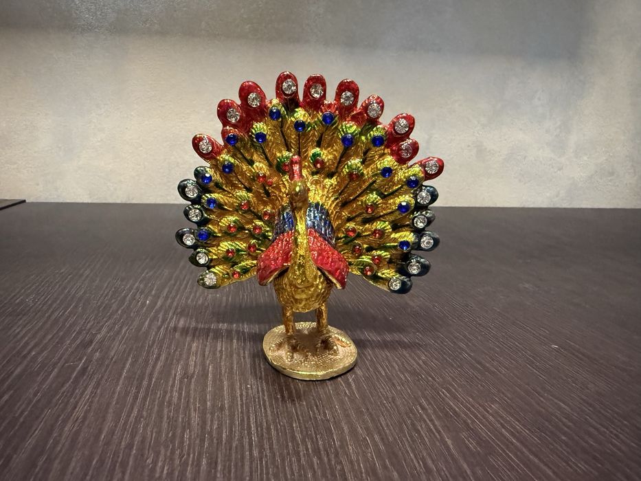 Кутийки за съхранение на бижута във формата на кон и паун