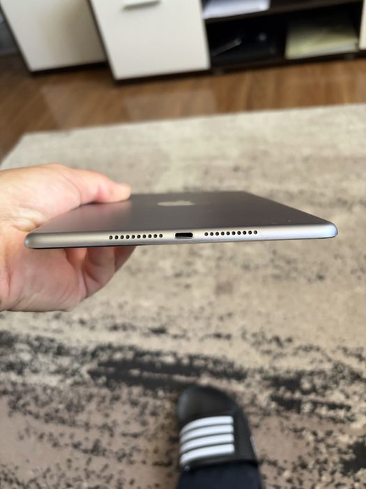 Ipad generatia 5 si ipad mini generatia 4