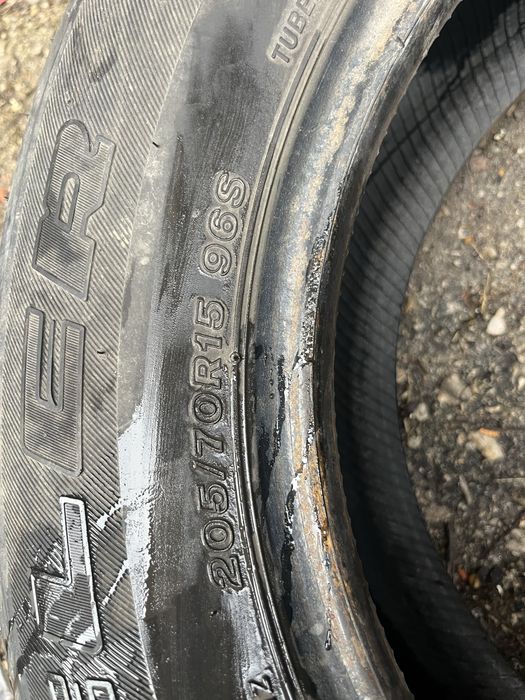 Продавам гуми Bridgestone dueler