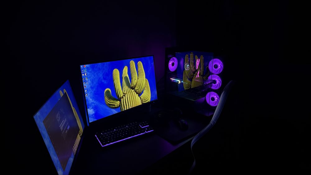 Геймърски компютър НОВ !! RX 9070XT