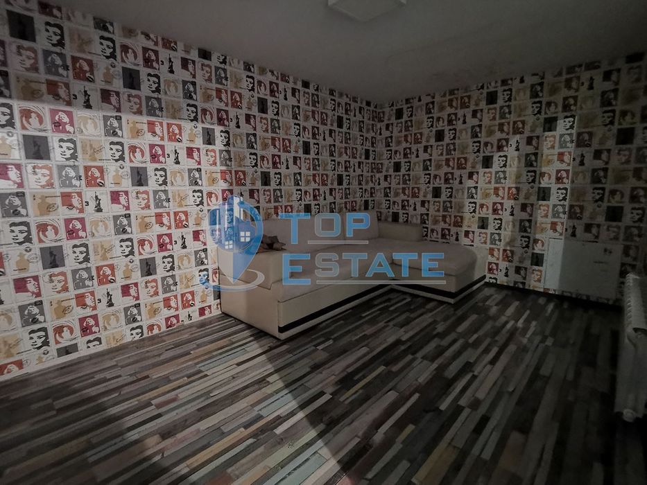 Едноетажна тухлена къща след основен ремонт в квартал Калтинец,  град