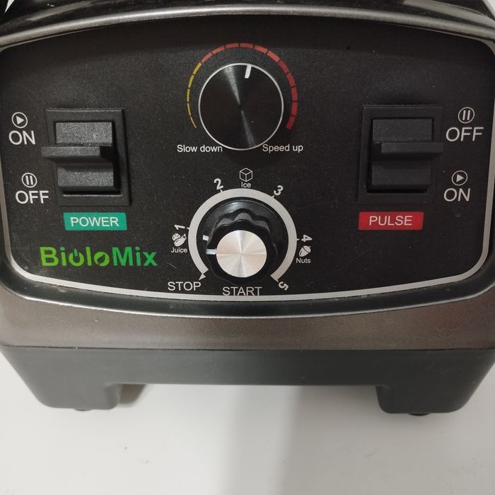 Продам Блендер BioloMix