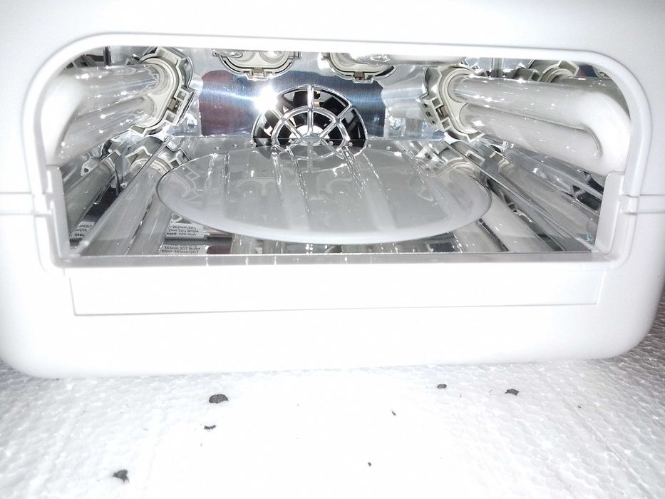 Лампа за маникюр CND