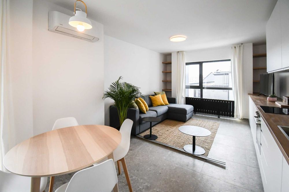 Дава се под наем Двустаен апартамент в София, Дървеница - 68 кв.м за 612 € - Снимка #1