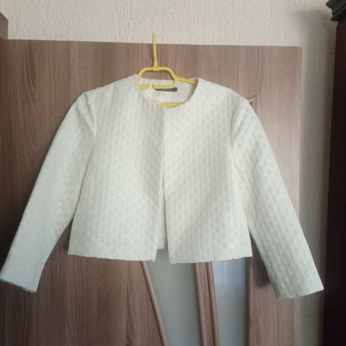 Бяло дамско сако