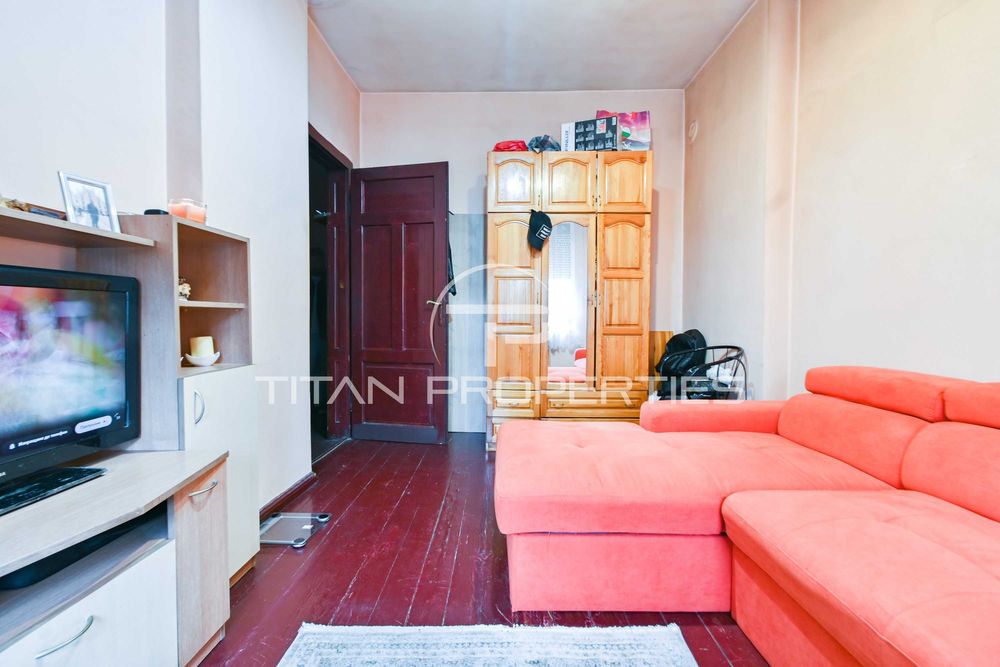 Продава се Двустаен апартамент в София, Център - 60 кв.м за 2834 €/кв.м - Снимка #1