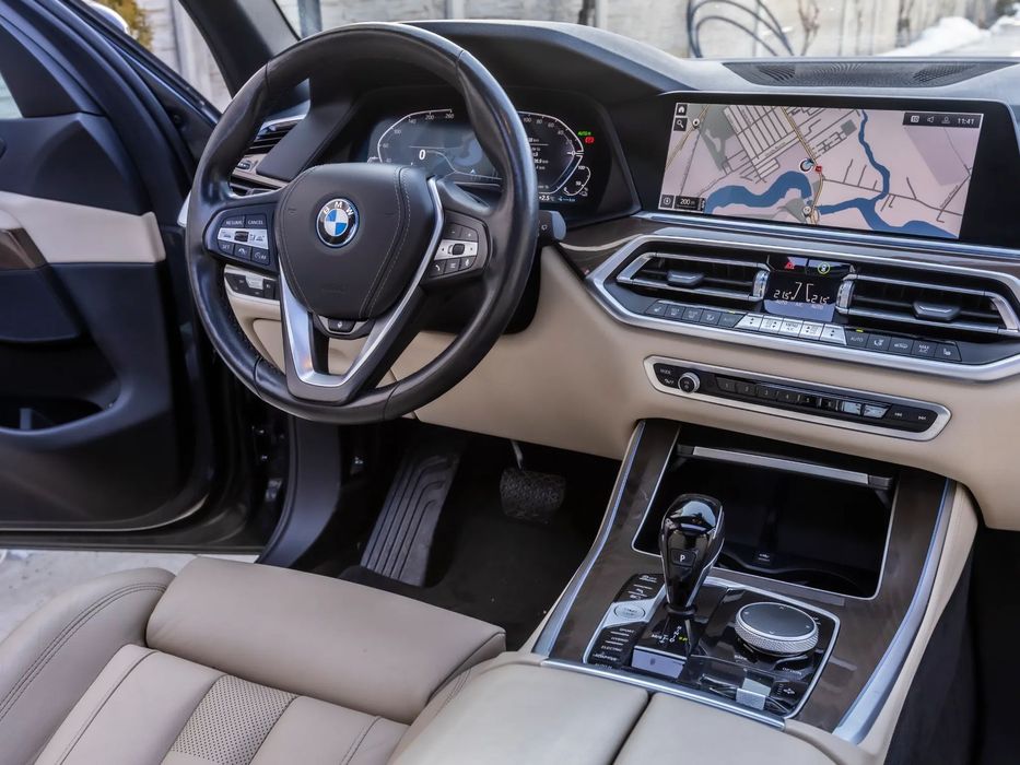 BMW X5 // xDrive // Plug-in Hybrid // Automată // 2021 // 394 cp //