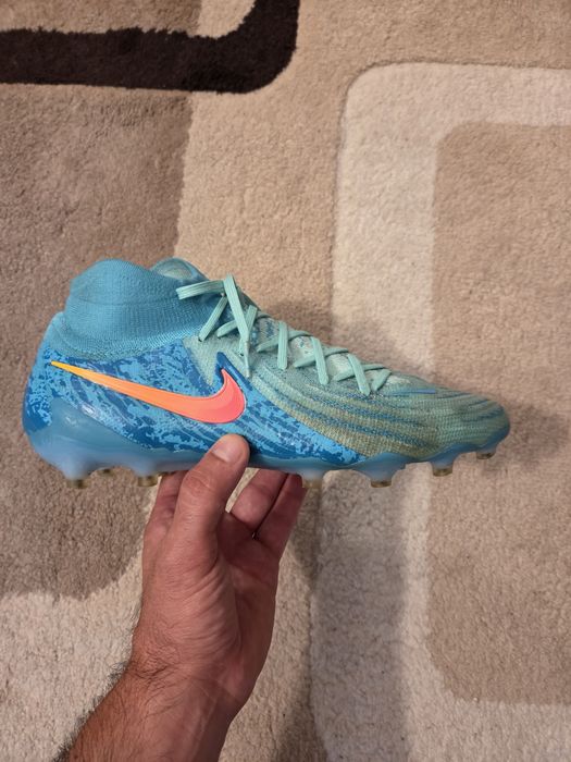 Vand ghete de fotbal profesionale Ghete de fotbal Nike PHANTOM LUNA II ELITE LV8 FG in stare foarte buna