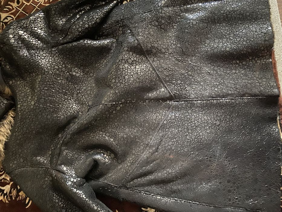 Продам детскую дубленку