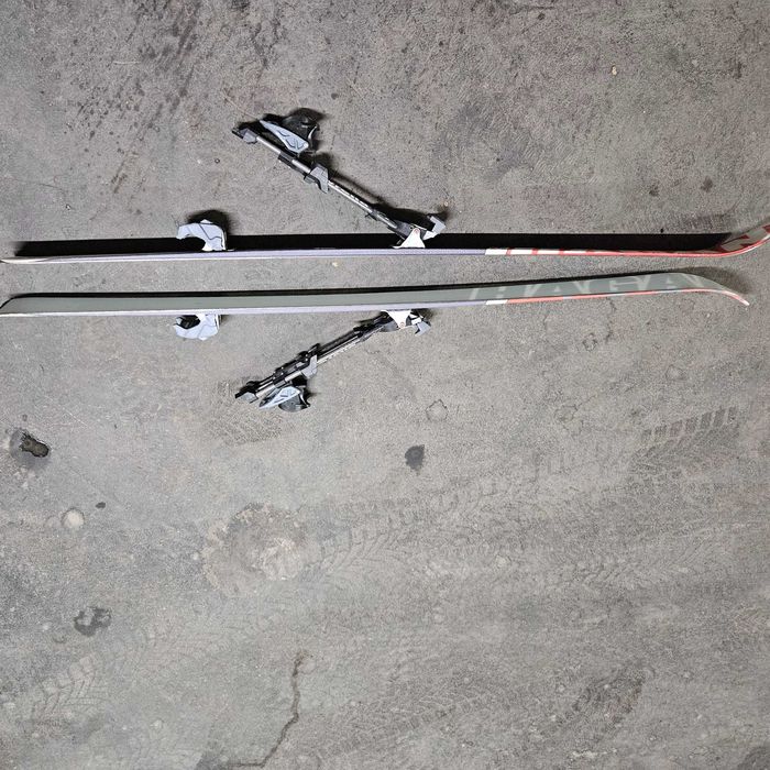 Продавам туринг ски за пантене с автомати за 90лв или 45 Евро