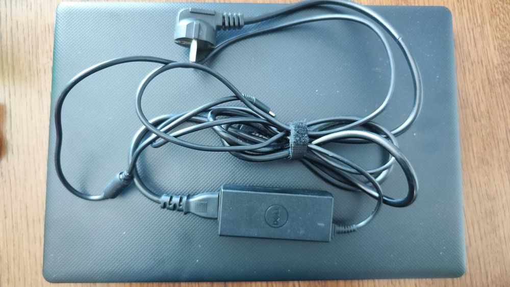 Laptop Dell Vostro 3590, i5, 16 GB RAM, SSD 256 GB, Windows 10 Pro + Office