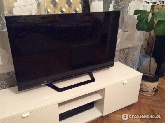 Телевизор LG 119см