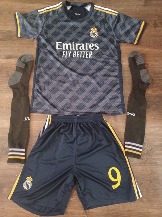 Vand echipament Mbappe Real Madrid 170-180 cm