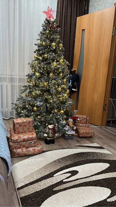 Ёлка искуственная