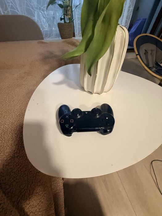 ОРИГИНАЛ Продавам джостик от плаистейшен4