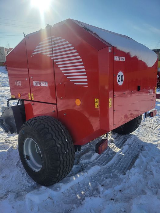 Пресс подборщик рулонный MF Z562