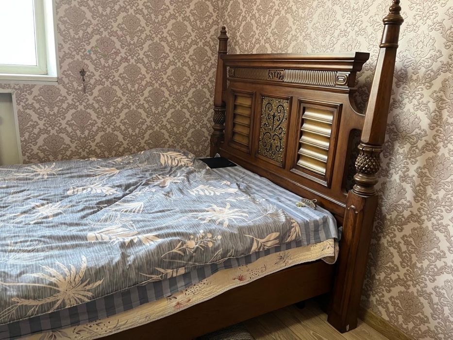 Кровать с матрасом