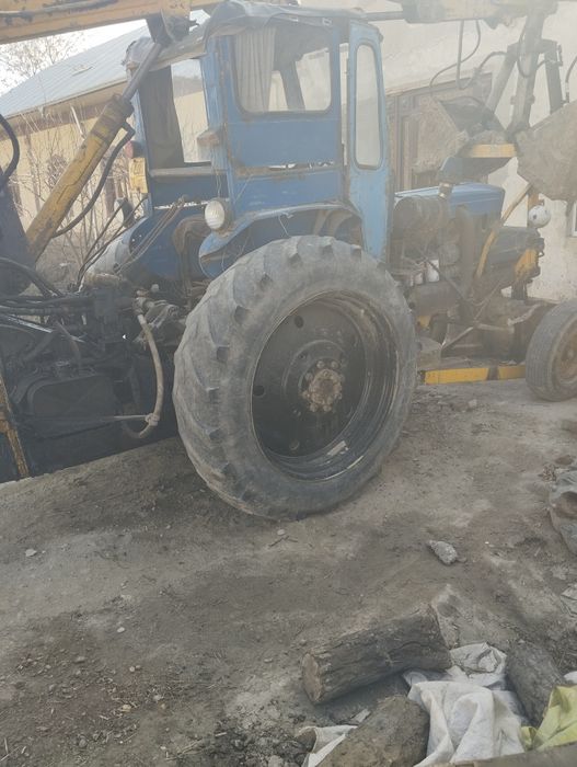 ЮМЗ ттз100 Ekskovator sotiladi hamma joyiga jovob