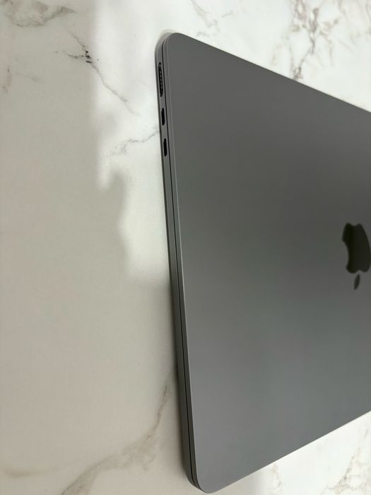 СРОЧНО ПРОДАМ!) MacBook Air M2 2022/256
