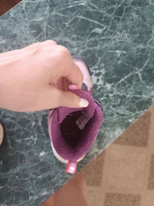 Детские кроссовки