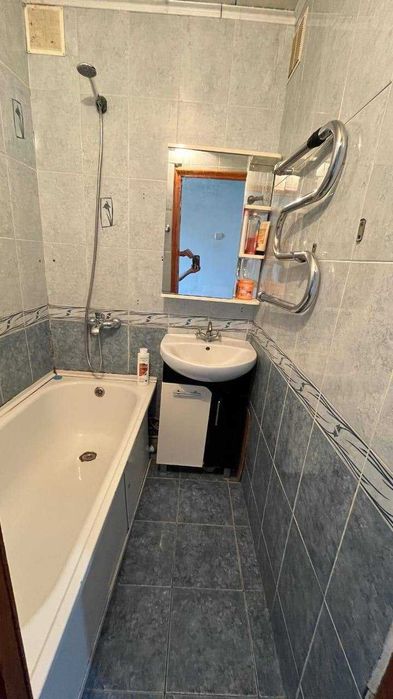 Продаётся трёхкомнатная квартира