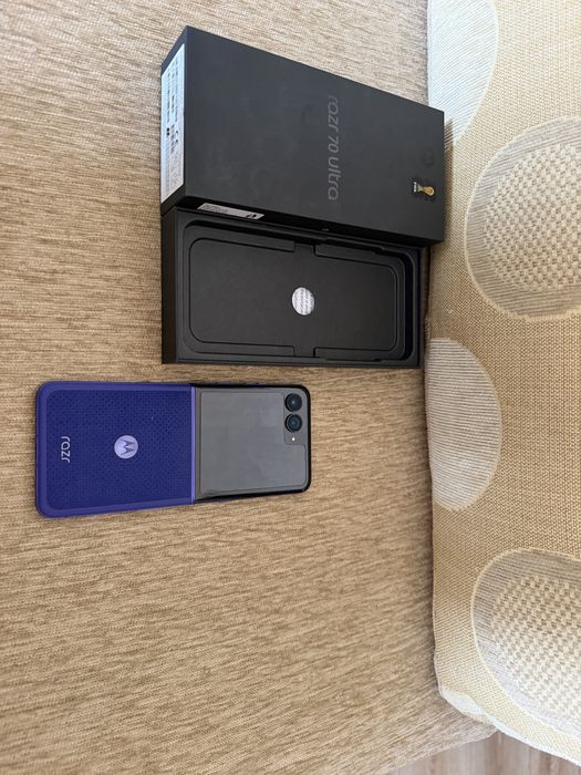 ^^^ КАТО НОВ 512GB Motorola Razr 70 Ultra  Vivacom Гаранция 2028 г.