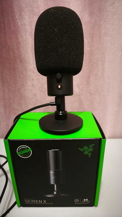 Микрофон Razer Seiren X