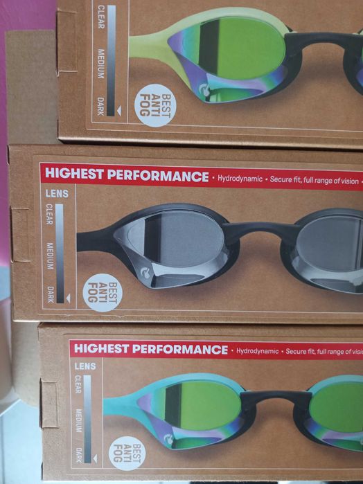 Продавам очила за плуване Arena Cobra ultra