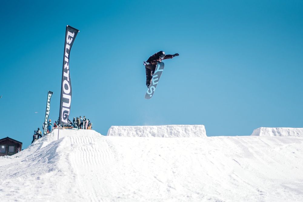 Snowboard YES 133cm copii