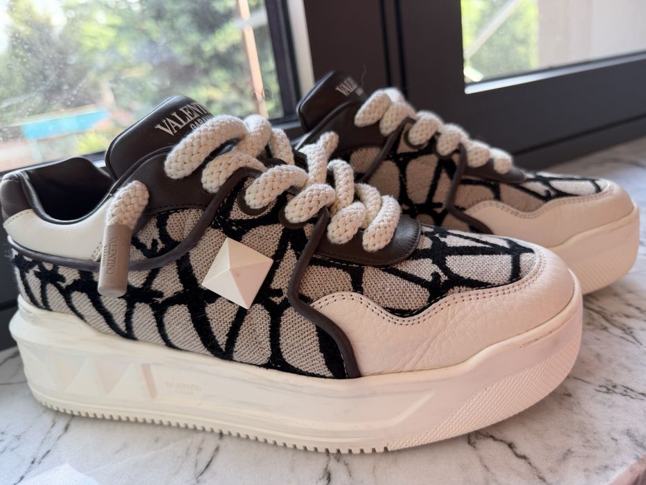 Valentino One Stud XL оригинал