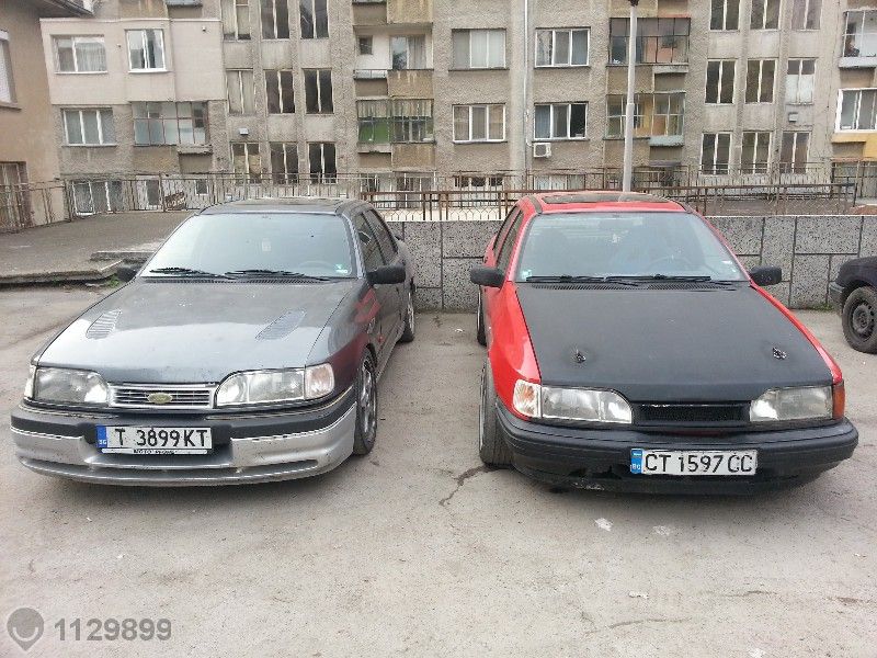 Продавам Форд Сиера 91 година седан на части 3 броя