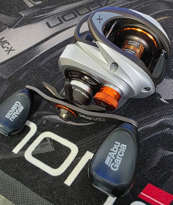 Чисто нов Abu Garcia Revo X 5 XLP-L мултипликатор