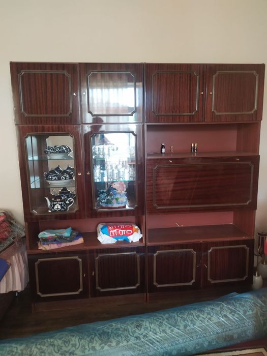 Продам мебель немецкую стенку