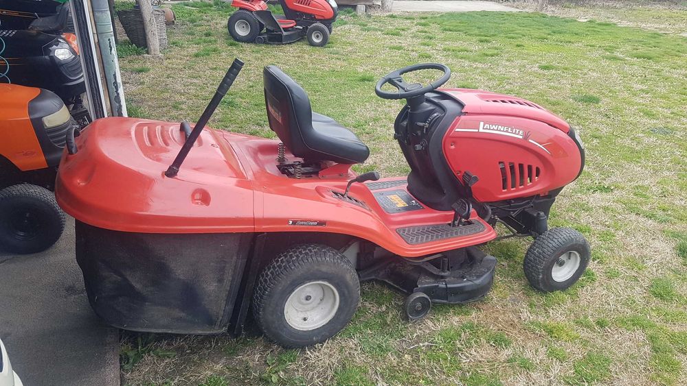 тракторни косачки Husqwarna John DeereCub cadet MTD по договаряне