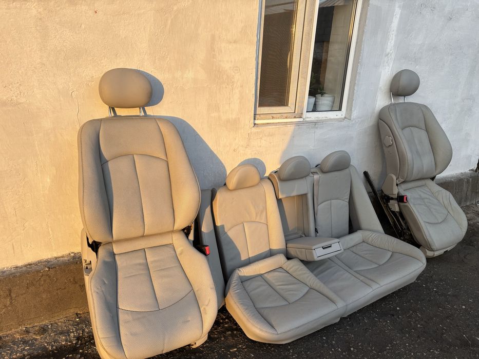 Сиденья на мерседес 211 кожанные