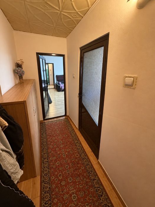Apartament semidecomandat cu 2 camere