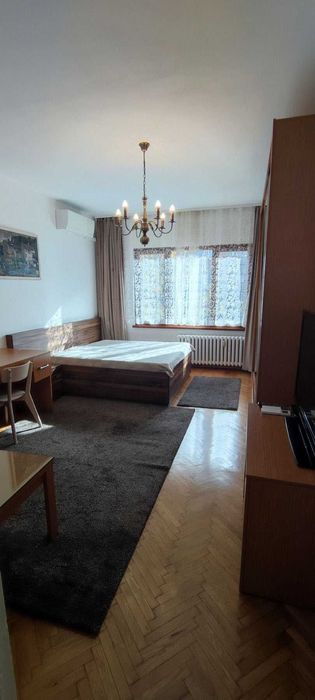 Дава се под наем Двустаен апартамент в София, Център - 65 кв.м за 648.21 € - Снимка #1